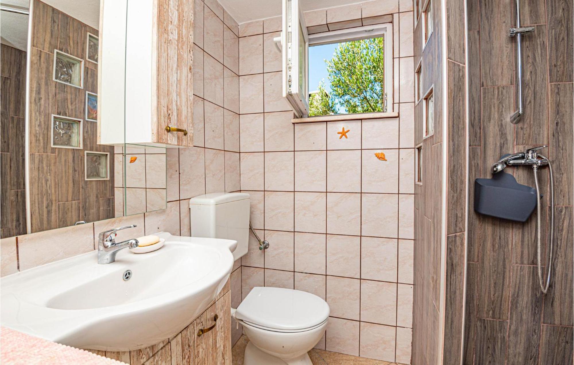 Nice Home In Zatoglav With House Sea View Podglavica Ngoại thất bức ảnh